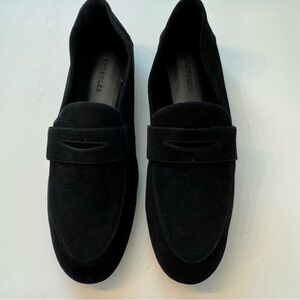 AEROSOLES Classic Black Slip-On Suede Loafers size 9M